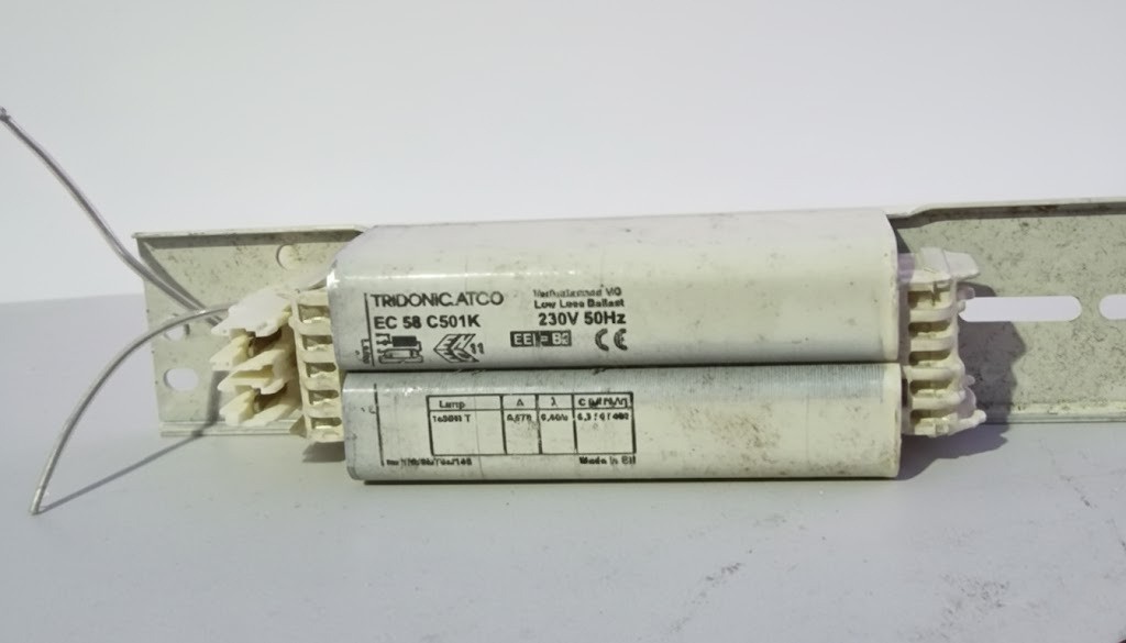 reattore-elettronico-tridonicatco-ec-58-c501k-230v-50hz-per-lampade-58w-tc-dfluorescenti